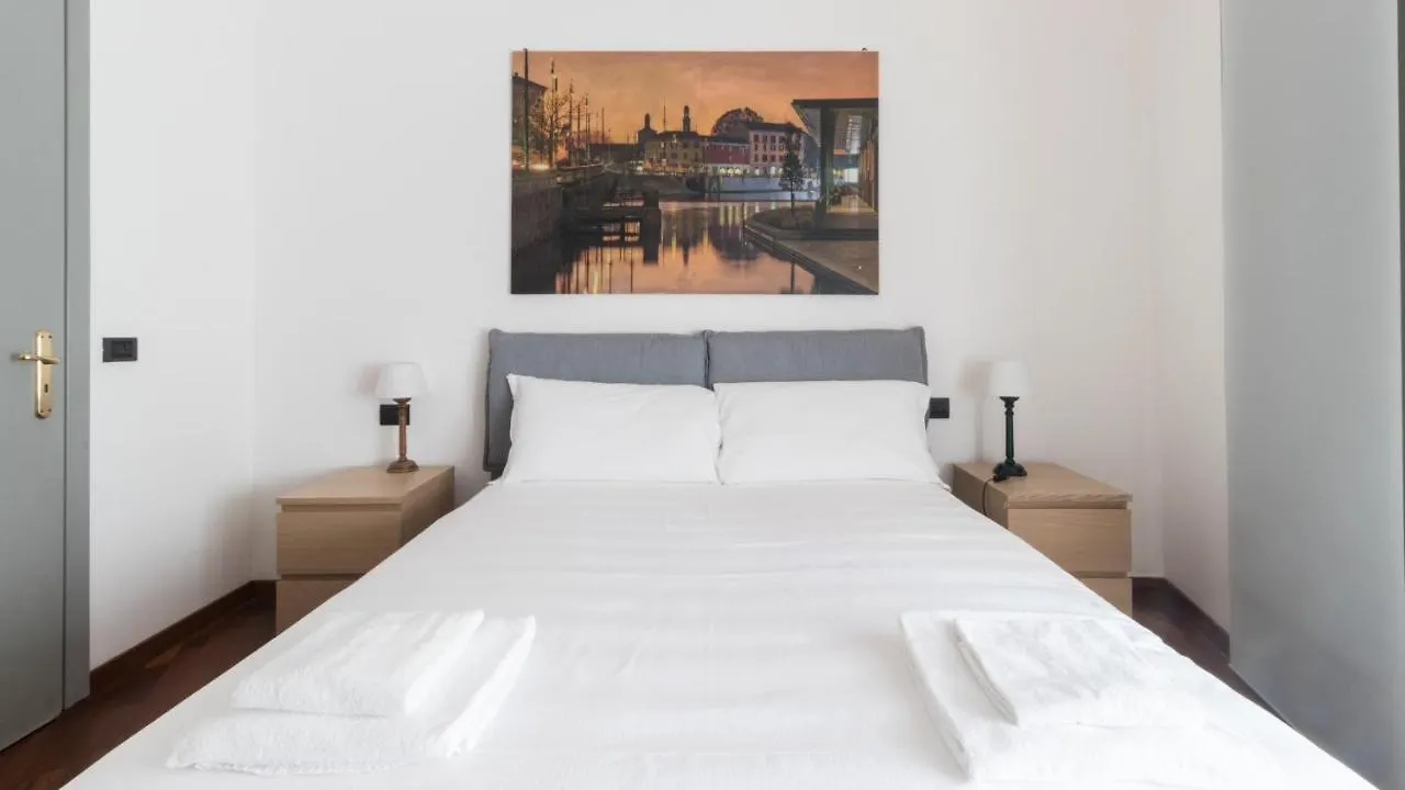 Italianway-Canonica Milan Apartment